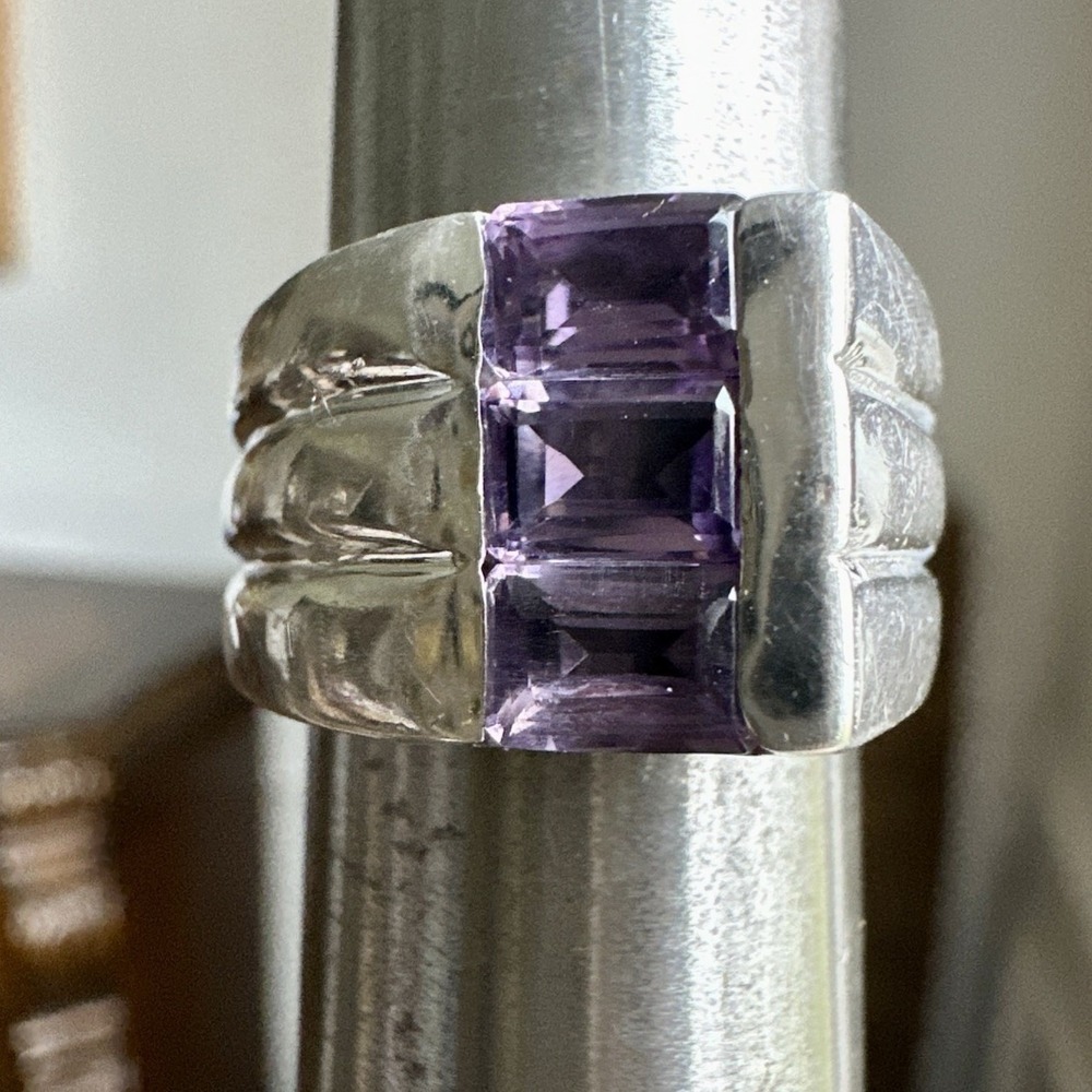 Vintage Accent Ring‎ Size 6 Purple Amethyst 3 Gems Ribbed 925 Sterling 8.9g